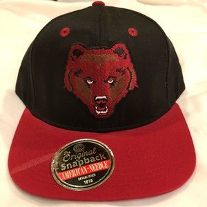 SnapBack Grizzly Bear Head